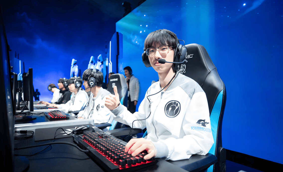 资讯：悲伤女友骗光LPL电竞圈！宝蓝陷其中金额高达四百万