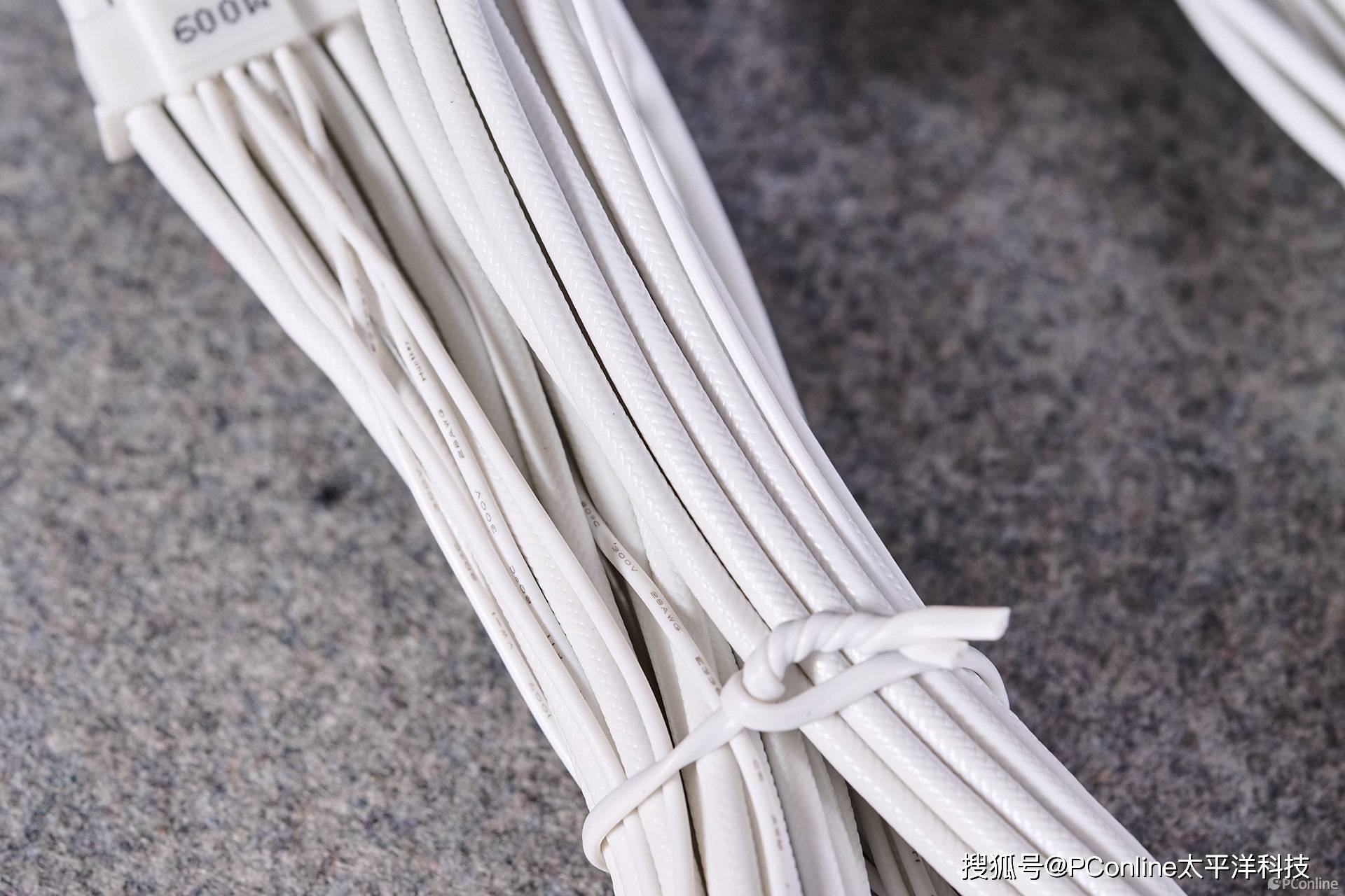 航嘉MVP P1200电源:硬核性能,电竞之魂