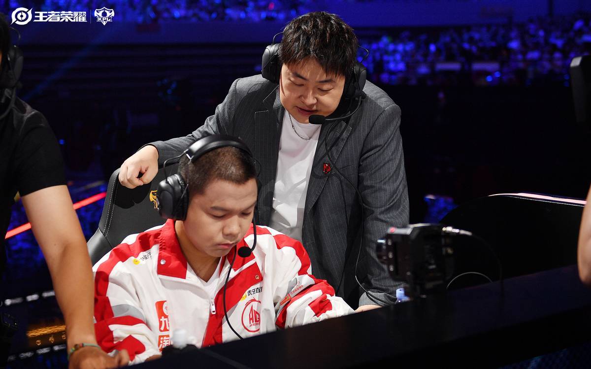 五连冠傲立钱塘 成都AG超玩会夺得2025KPL夏季赛冠军