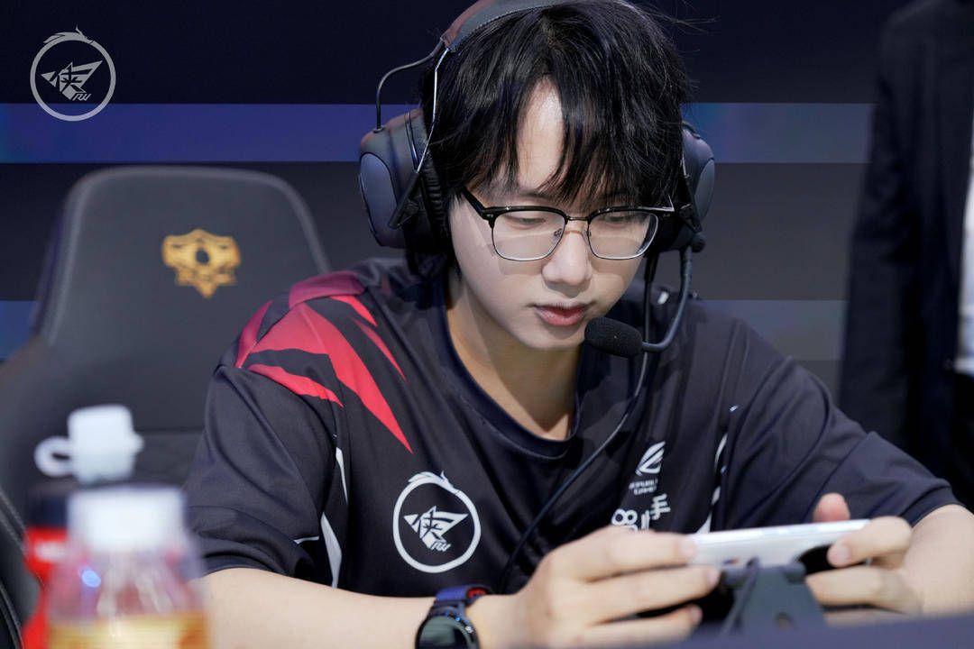 九年跋涉，一朝登顶：三代KPL选手，共赴鸟巢巅峰之约