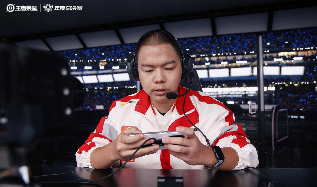 九年跋涉，一朝登顶：三代KPL选手，共赴鸟巢巅峰之约